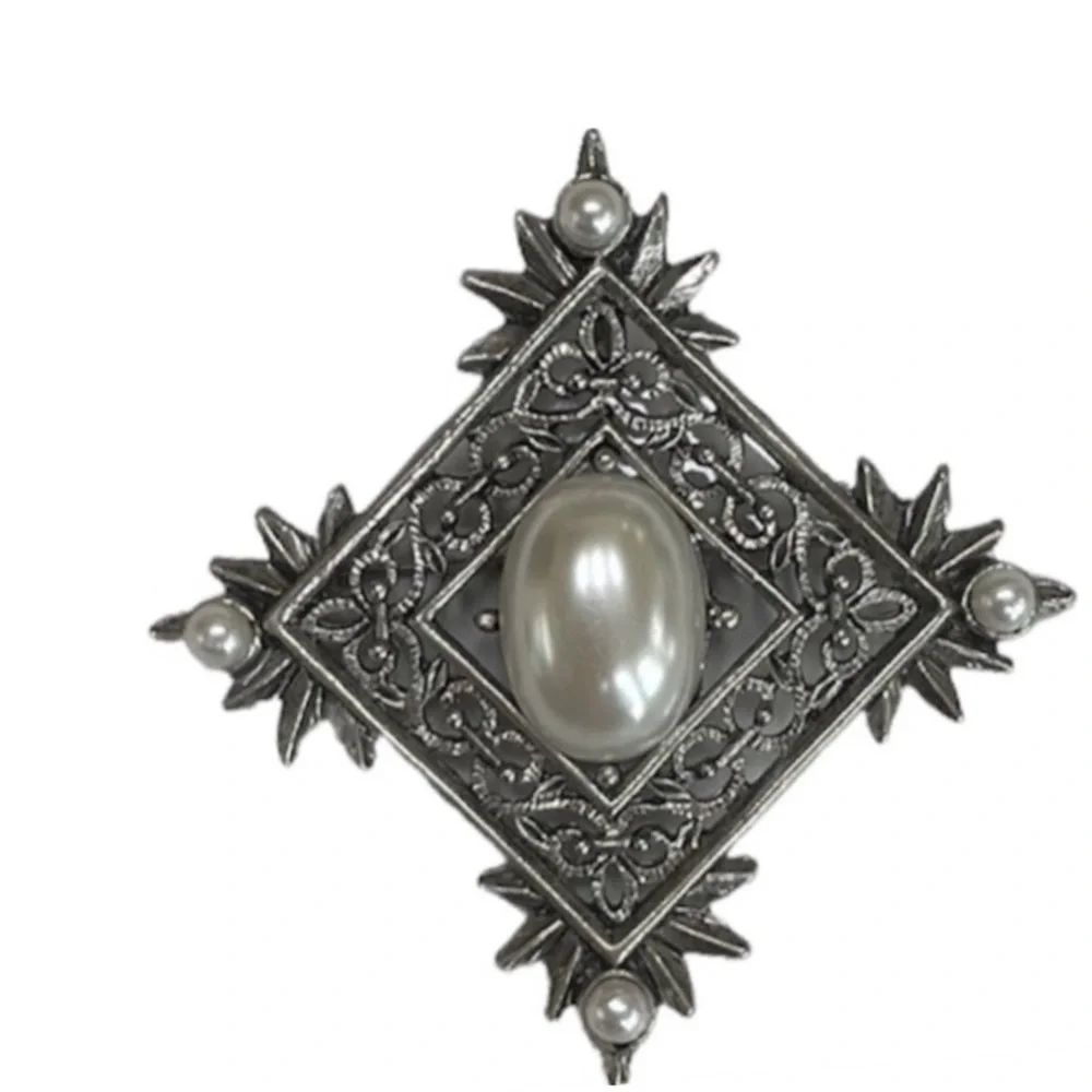 Vintage Pearl Brooch Pin Pendant Ornate Victorian Fleur De Lis Gunne Filigree